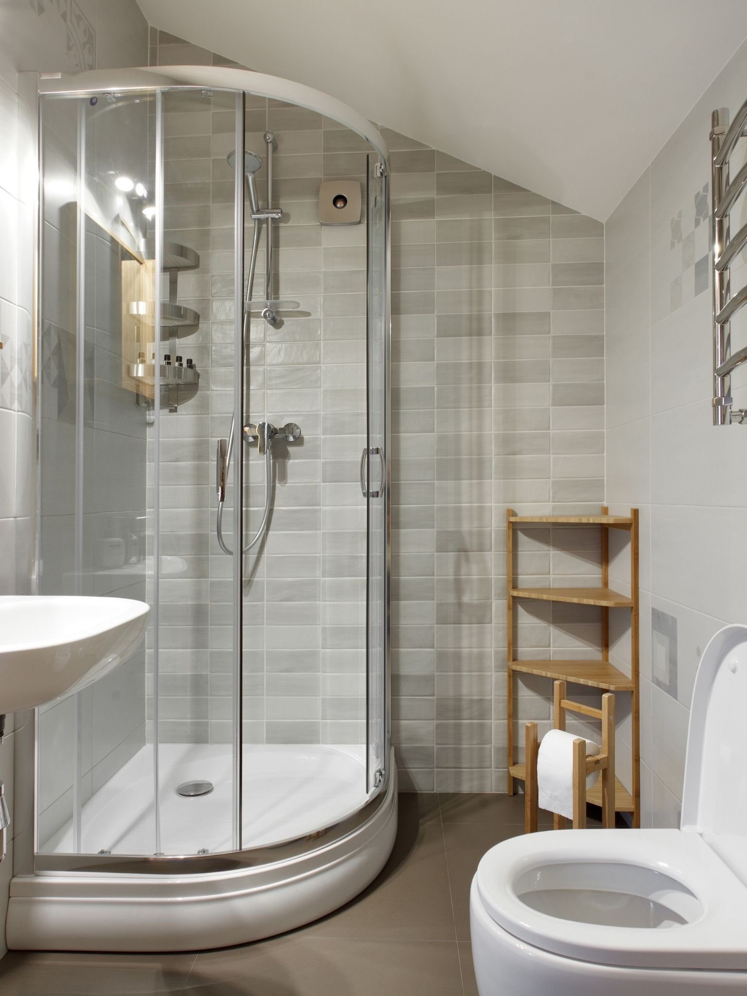 complete bathroom fitter TW8 0AA